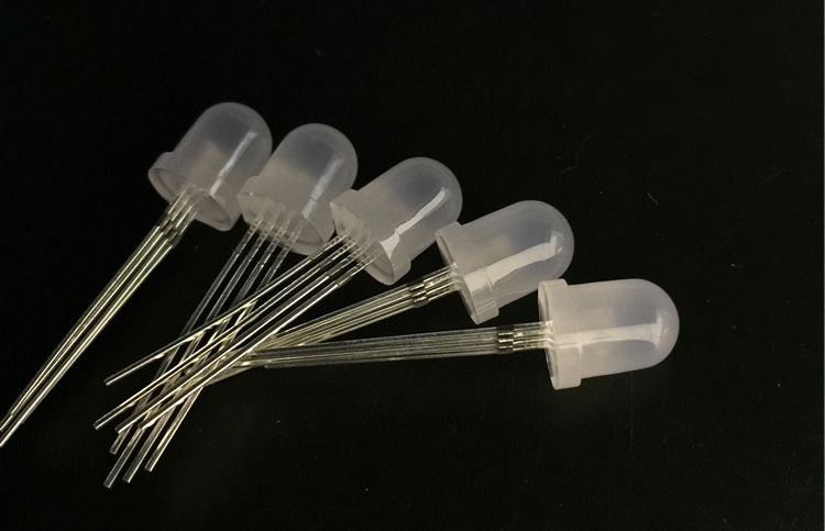 四腳LED燈珠有三色以及單色兩種 四腳LED燈珠有三色以及單色兩種